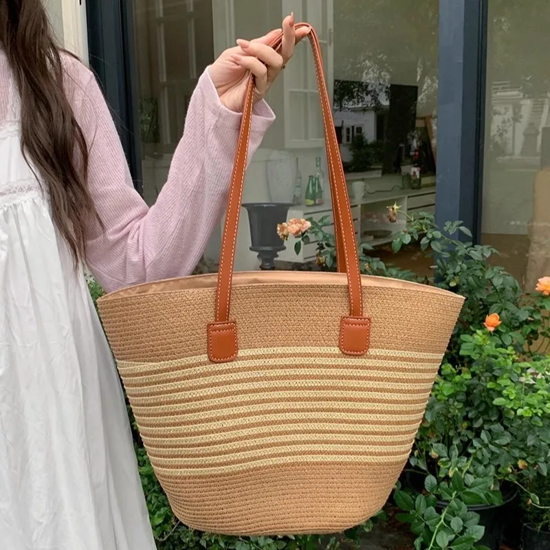 New Women's Grass Weaving Large Capacity Tote Bag Beach Travel Shoulder Bag
New Women's Grass Weaving Large Capacity Tote Bag Beach Travel Shoulder Bag
