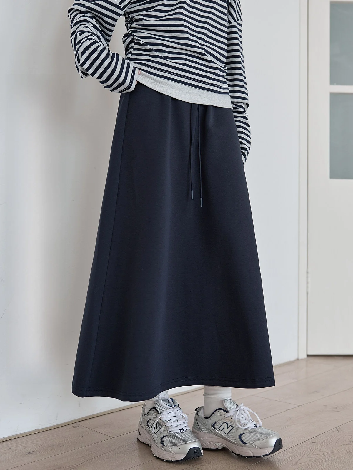 Новая женская юбка Deep Blue A-Line с высокой талией и поясом, повседневная, весенняя, в корейском стиле, средней длины, для офиса
Новая женская юбка Deep Blue A-Line с высокой талией и поясом, повседневная, весенняя, в корейском стиле, средней длины, для офиса