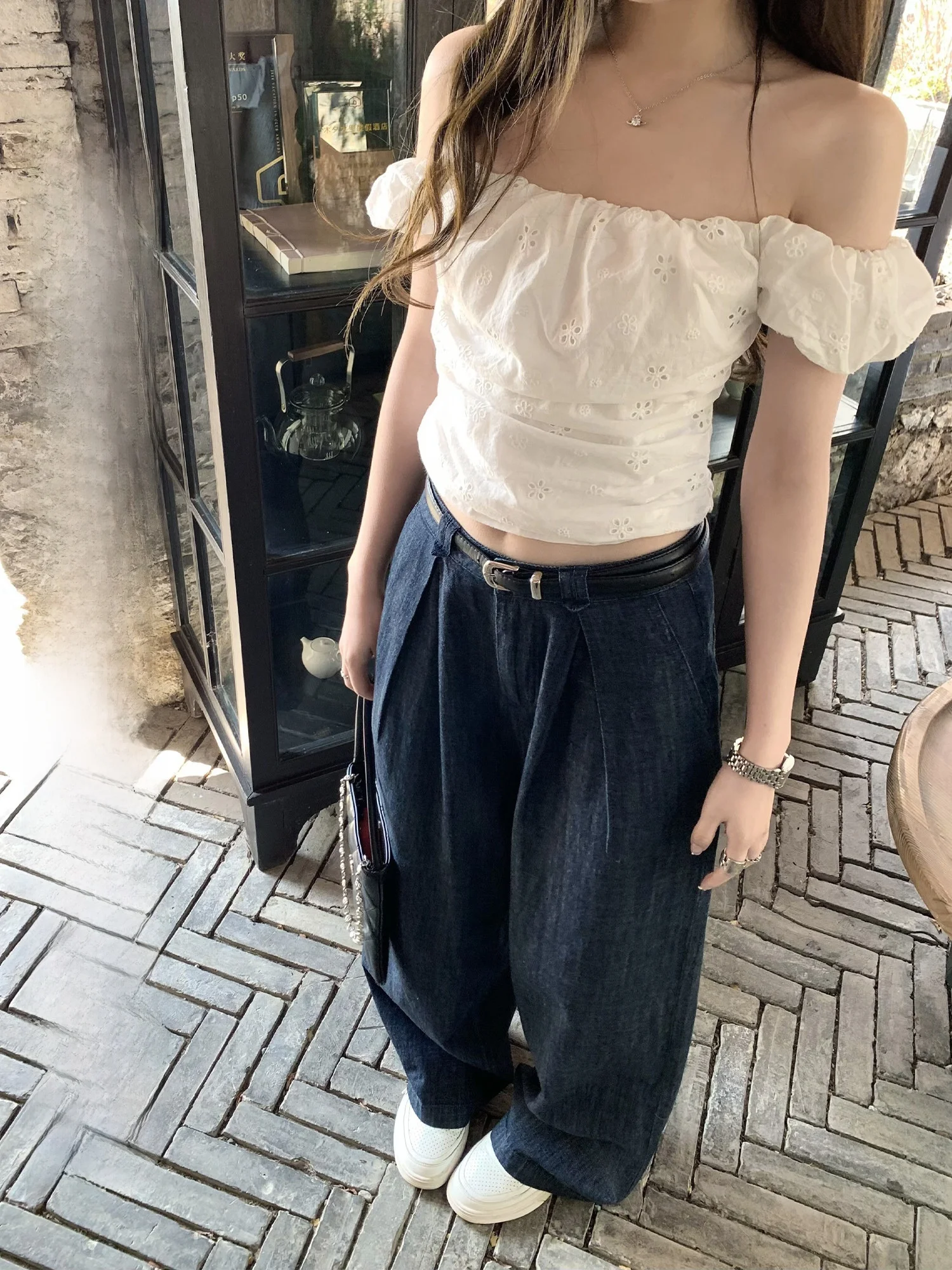 Женские джинсы Hhi с высокой талией, повседневные, из денима, с отворотами, тонкие, прямого кроя, летние, модные, универсальные, свободного кроя
Женские джинсы Hhi с высокой талией, повседневные, из денима, с отворотами, тонкие, прямого кроя, летние, модные, универсальные, свободного кроя