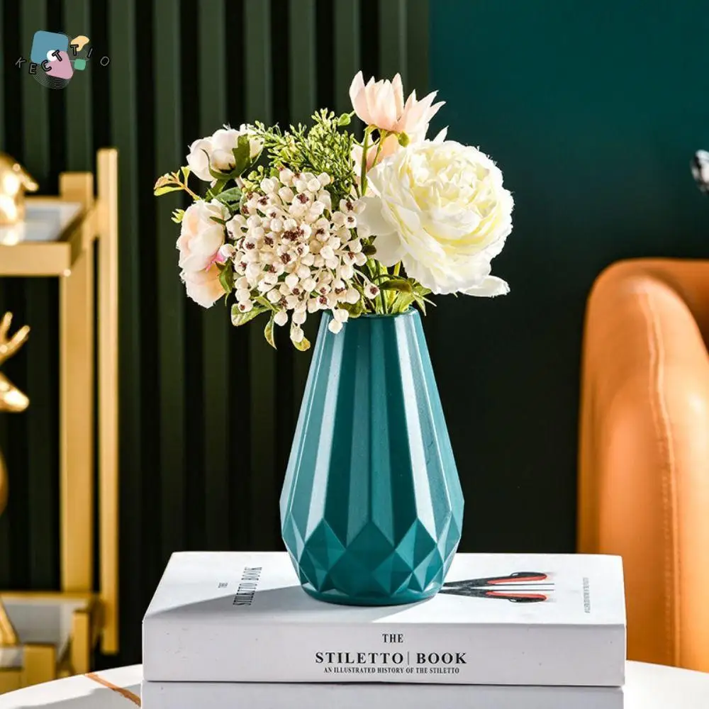 Nordic Style Plastic Flower Vase Durable Anti-fall Creative Shaped Flower Pot Versatile Vase Ornaments Living Room
Nordic Style Plastic Flower Vase Durable Anti-fall Creative Shaped Flower Pot Versatile Vase Ornaments Living Room