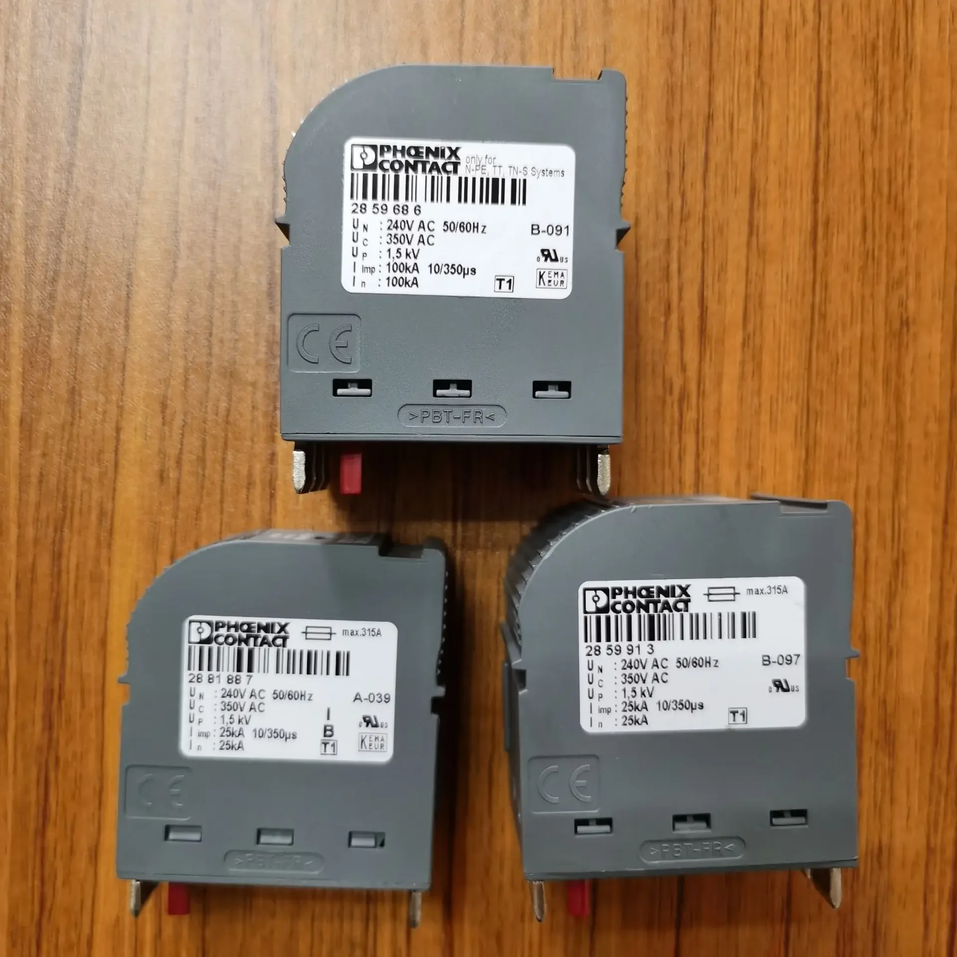 Free Shipping Phoenix 2859686 Power Lightning Protector FLT-CP-N/PE-350-ST Surge Protection Spot
Free Shipping Phoenix 2859686 Power Lightning Protector FLT-CP-N/PE-350-ST Surge Protection Spot