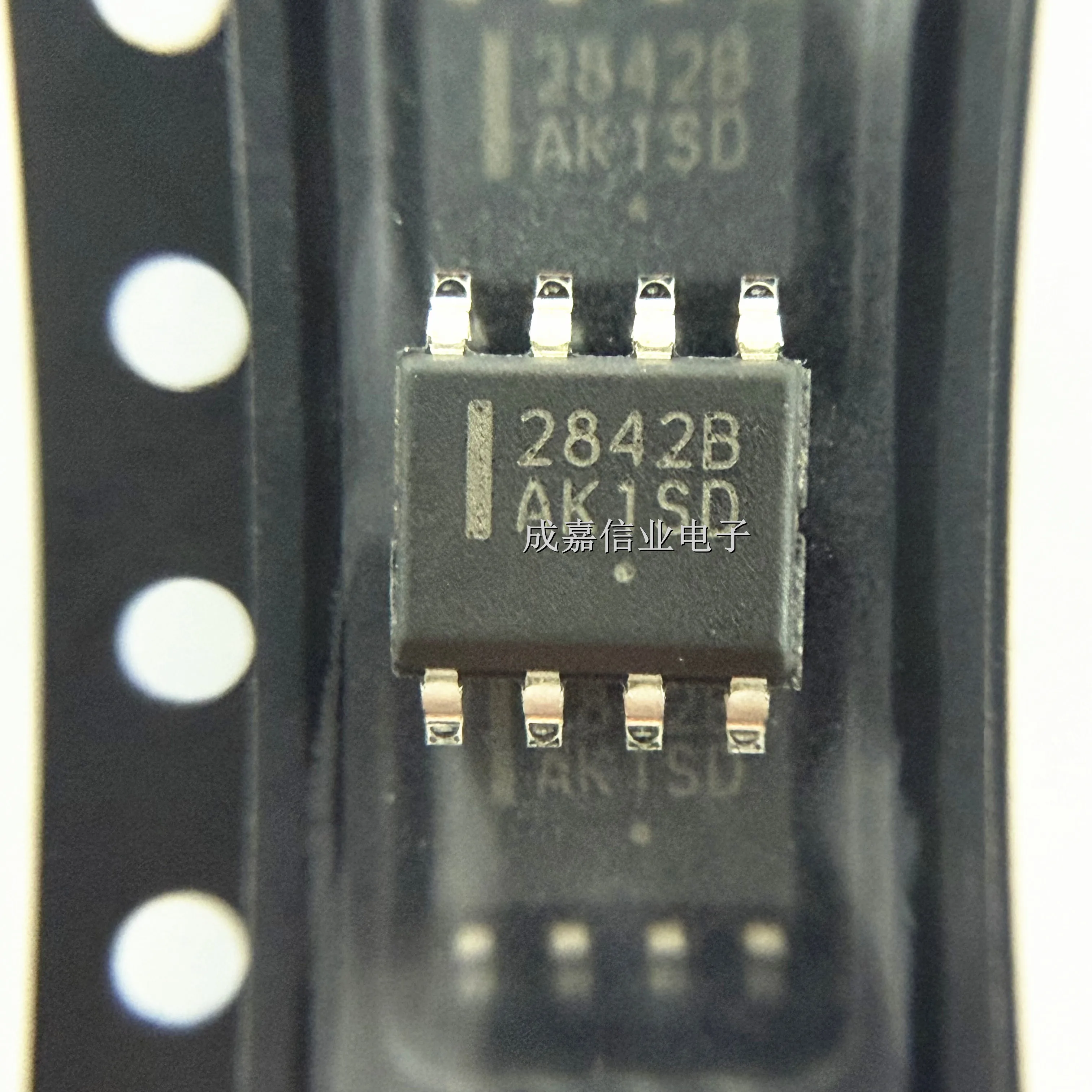 10 шт./лот UC2842BD1R2G SOP-8 МАРКИРОВКА; 2842B импульсные контроллеры 52 кГц 1 А ток ШИМ с 96% рабочим циклом Макс.
10 шт./лот UC2842BD1R2G SOP-8 МАРКИРОВКА; 2842B импульсные контроллеры 52 кГц 1 А ток ШИМ с 96% рабочим циклом Макс.