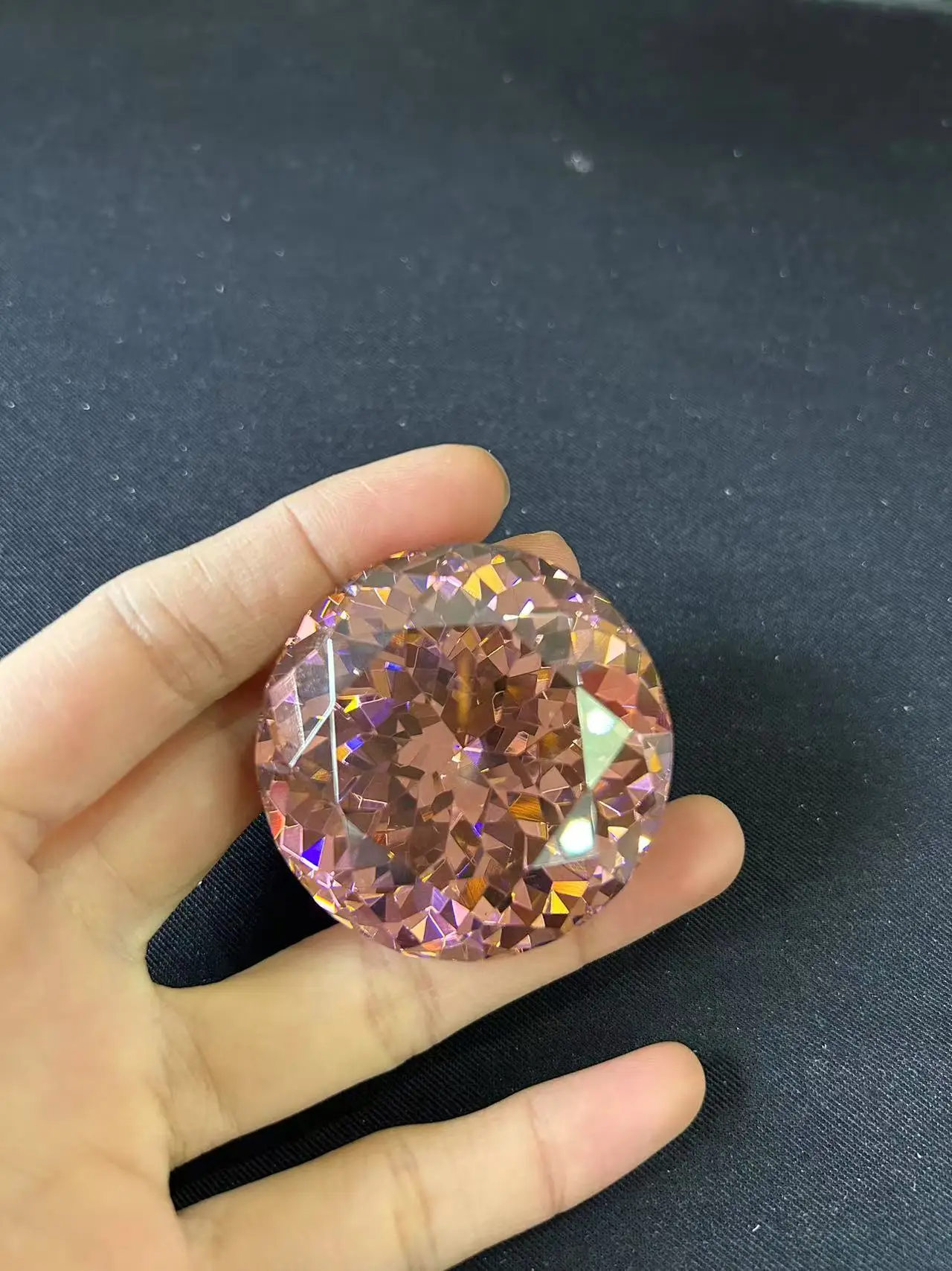 45mm weight 143g world famous diamond series imitation diamond high carbon diamond DIY bare stone collection gem wall setting
45mm weight 143g world famous diamond series imitation diamond high carbon diamond DIY bare stone collection gem wall setting