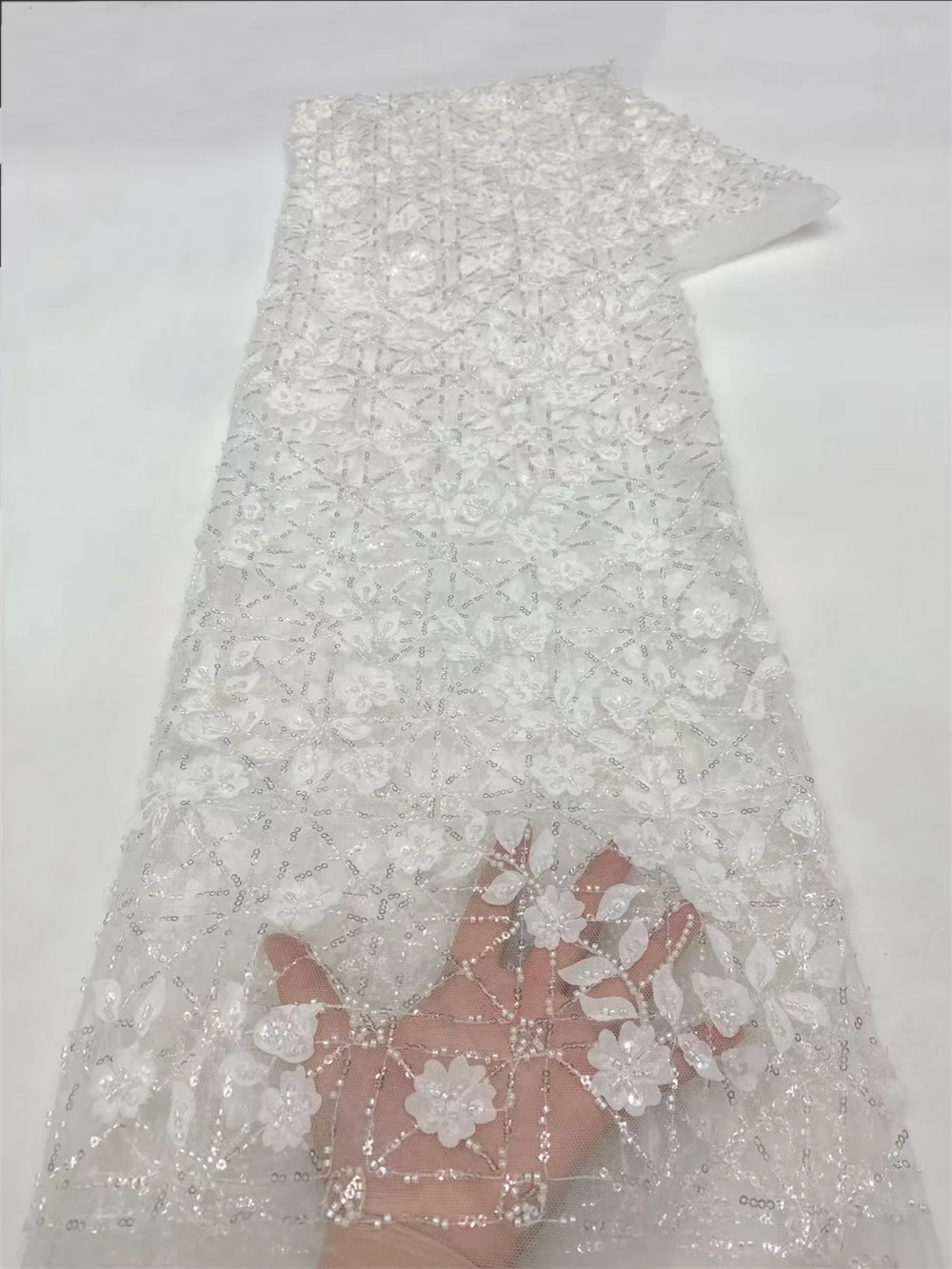 Luxury White African Mesh Sequins Lace Fabric 2025 High Quality French Embroidery Sequin Lace Fabric Women Eevening Dressg
Luxury White African Mesh Sequins Lace Fabric 2025 High Quality French Embroidery Sequin Lace Fabric Women Eevening Dressg