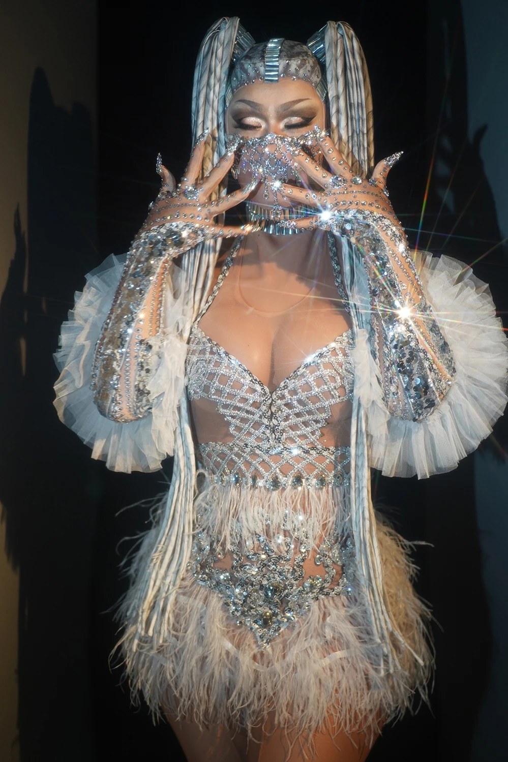 Shiny Sequin Feather Dress Gloves Nightclub Bar Gogo Birthday Party Dancer Costume Sexy Drag Queen Costume Singer Stage Costume
Shiny Sequin Feather Dress Gloves Nightclub Bar Gogo Birthday Party Dancer Costume Sexy Drag Queen Costume Singer Stage Costume