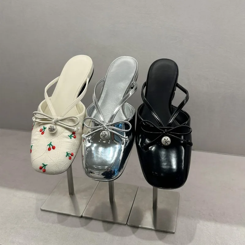 Fashion Women's Shoes Elegant French Style Mueller Slippers for Woman Exquisite Baotou Casual Shoes Designer Shoes Zapatos Mujer
Fashion Women's Shoes Elegant French Style Mueller Slippers for Woman Exquisite Baotou Casual Shoes Designer Shoes Zapatos Mujer