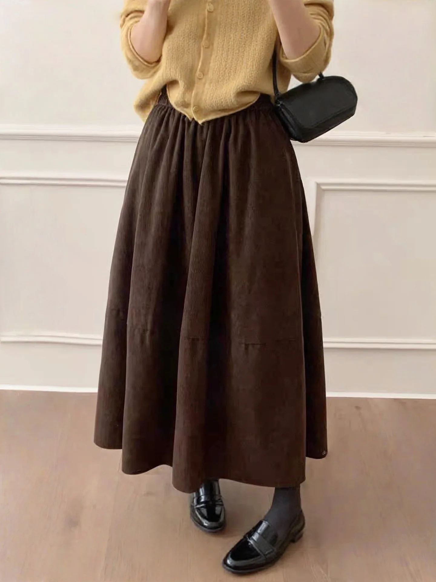 Korean Retro Corduroy Skirt Women's High Waist Slimming Midi A-Line Skirt for Small Stature Autumn Winter Fashion 2025
Korean Retro Corduroy Skirt Women's High Waist Slimming Midi A-Line Skirt for Small Stature Autumn Winter Fashion 2025