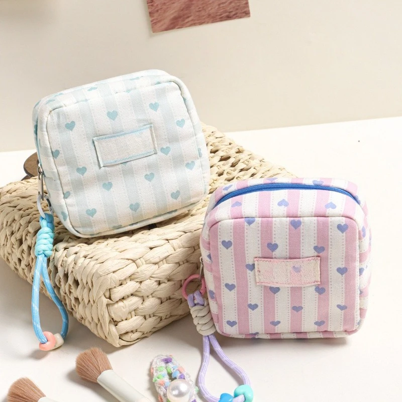 Striped storage bag ins wind love portable cosmetic bag women's portable contrasting color exquisite hand storage bag
Striped storage bag ins wind love portable cosmetic bag women's portable contrasting color exquisite hand storage bag