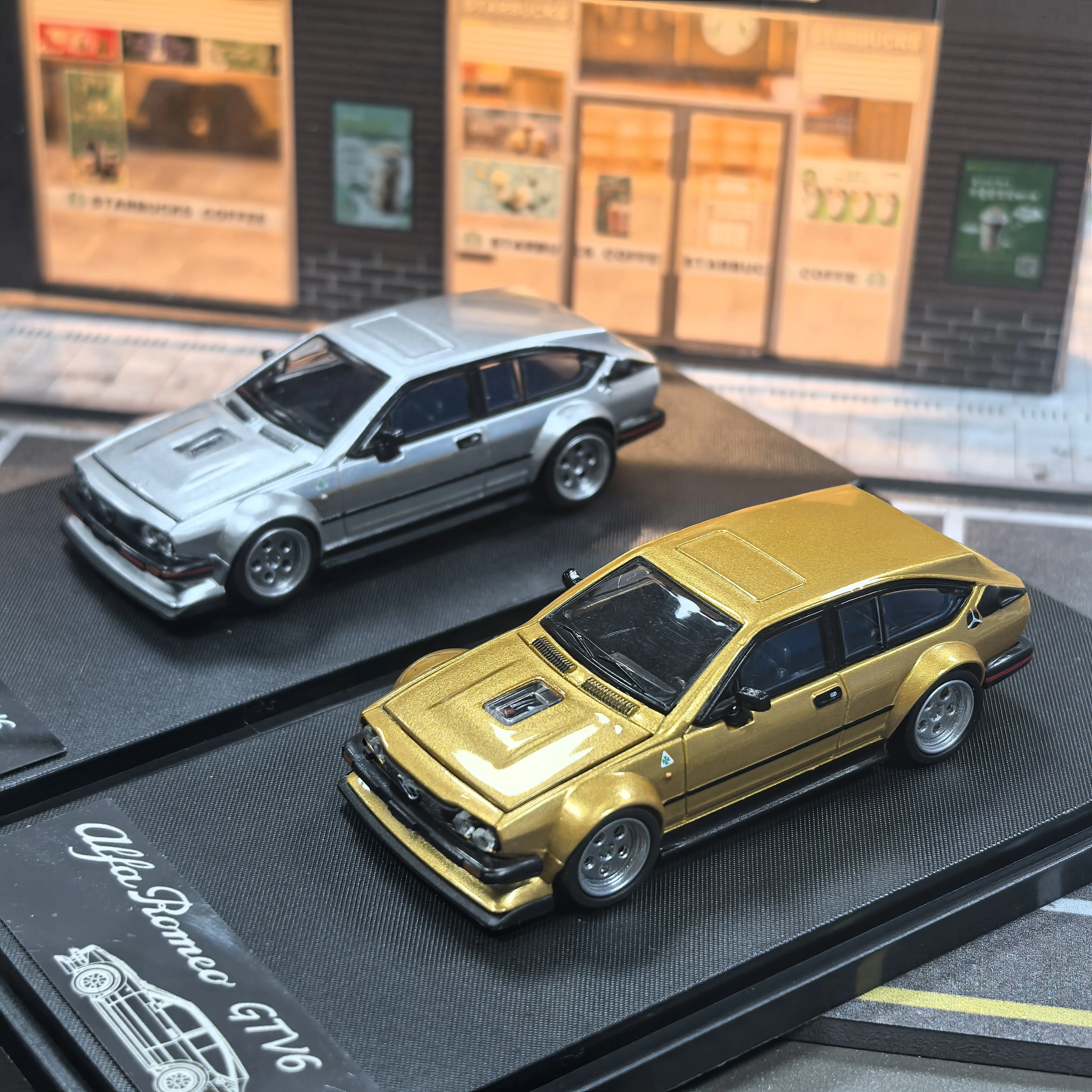RM 1/64 Scale Alfa GTV6 Gold/Silver Diecast Car Model Toy Collection Gift
RM 1/64 Scale Alfa GTV6 Gold/Silver Diecast Car Model Toy Collection Gift