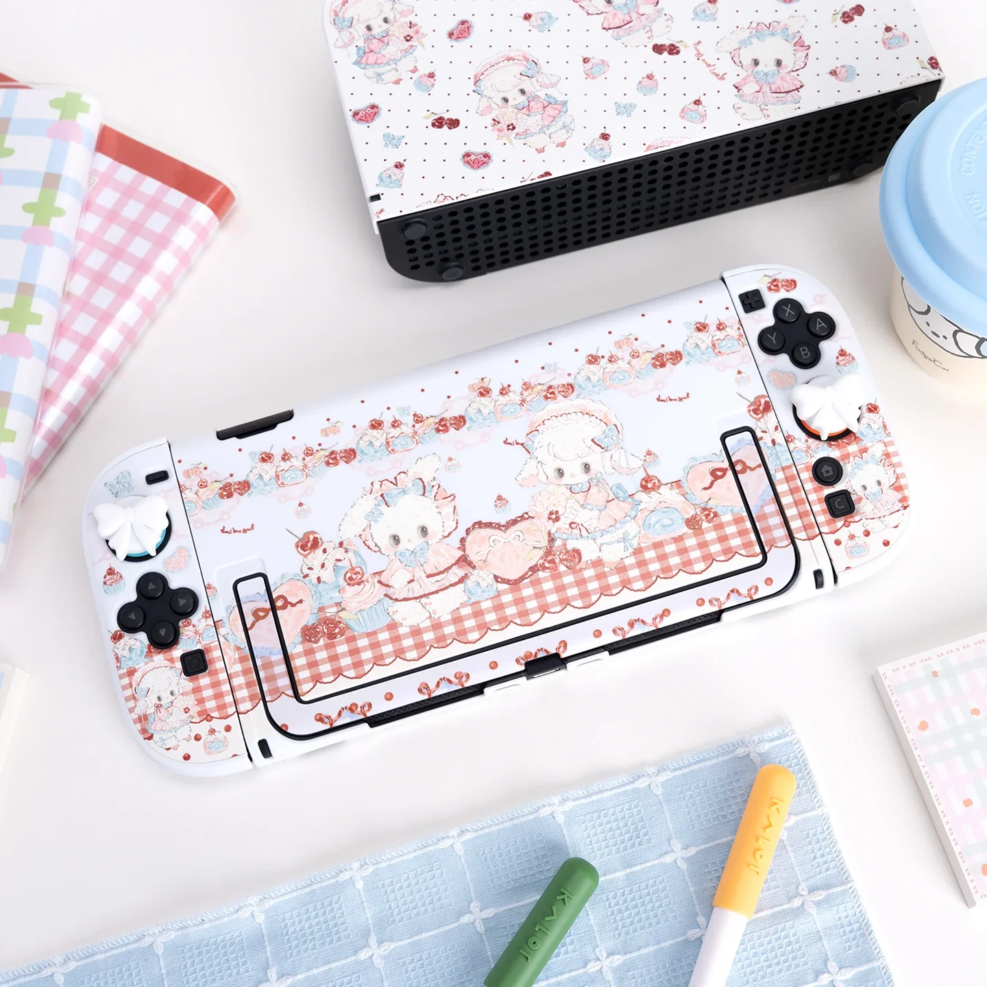 Матовый защитный чехол для Switch 2 - NS2 Белый матовый твердый корпус с стыковочным дизайном и подставкой, Лолита Ягненка / Медвежонок
Матовый защитный чехол для Switch 2 - NS2 Белый матовый твердый корпус с стыковочным дизайном и подставкой, Лолита Ягненка / Медвежонок