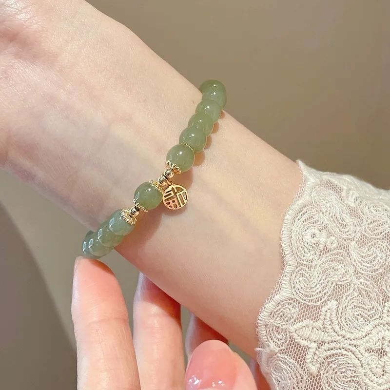 Natural Hetian Jade Bracelet with Fortune Tag Light Luxury Women's Bracelet for Best Friends Gifts
Natural Hetian Jade Bracelet with Fortune Tag Light Luxury Women's Bracelet for Best Friends Gifts