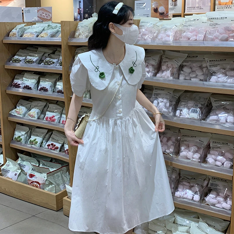 2024 Korean Version of the Summer New Doll Collar College Style Cute Sweet Puff Sleeve Loose Waist Tie Dress
2024 Korean Version of the Summer New Doll Collar College Style Cute Sweet Puff Sleeve Loose Waist Tie Dress