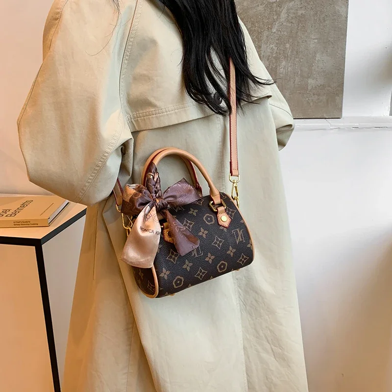 High-End Minimalist Unique Business Leisure Style Large Capacity Diaper Bags For Women's Designer Leather Fashion Tote
High-End Minimalist Unique Business Leisure Style Large Capacity Diaper Bags For Women's Designer Leather Fashion Tote