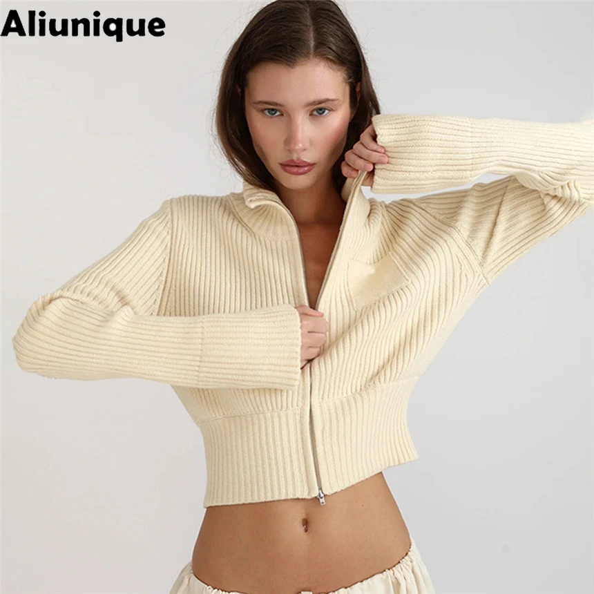 2026 Casual Knit Cardigan Turtleneck Zip Top For Women Long Sleeve Ribbed Patchwork Slim Elegant Cropped Top Female Knitwear New
2026 Casual Knit Cardigan Turtleneck Zip Top For Women Long Sleeve Ribbed Patchwork Slim Elegant Cropped Top Female Knitwear New