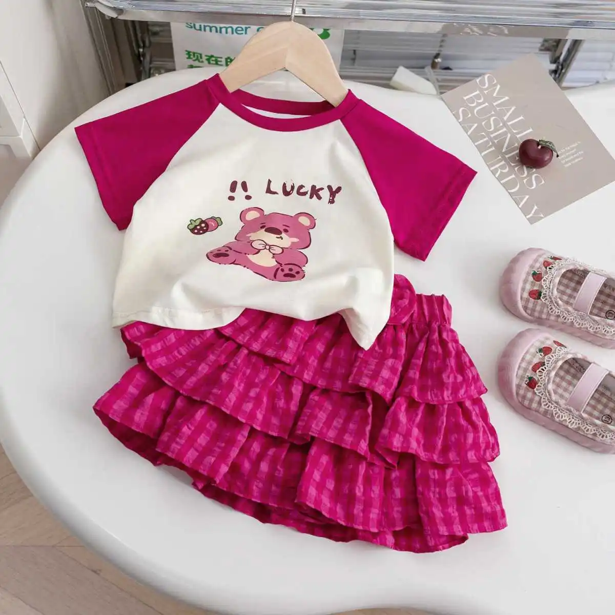 Girls' Summer Set 2025 New Girl Baby Short Sleeve Children's T-shirt Stylish Versatile Skirt Pants Short Skirt Two Piece Set
Girls' Summer Set 2025 New Girl Baby Short Sleeve Children's T-shirt Stylish Versatile Skirt Pants Short Skirt Two Piece Set