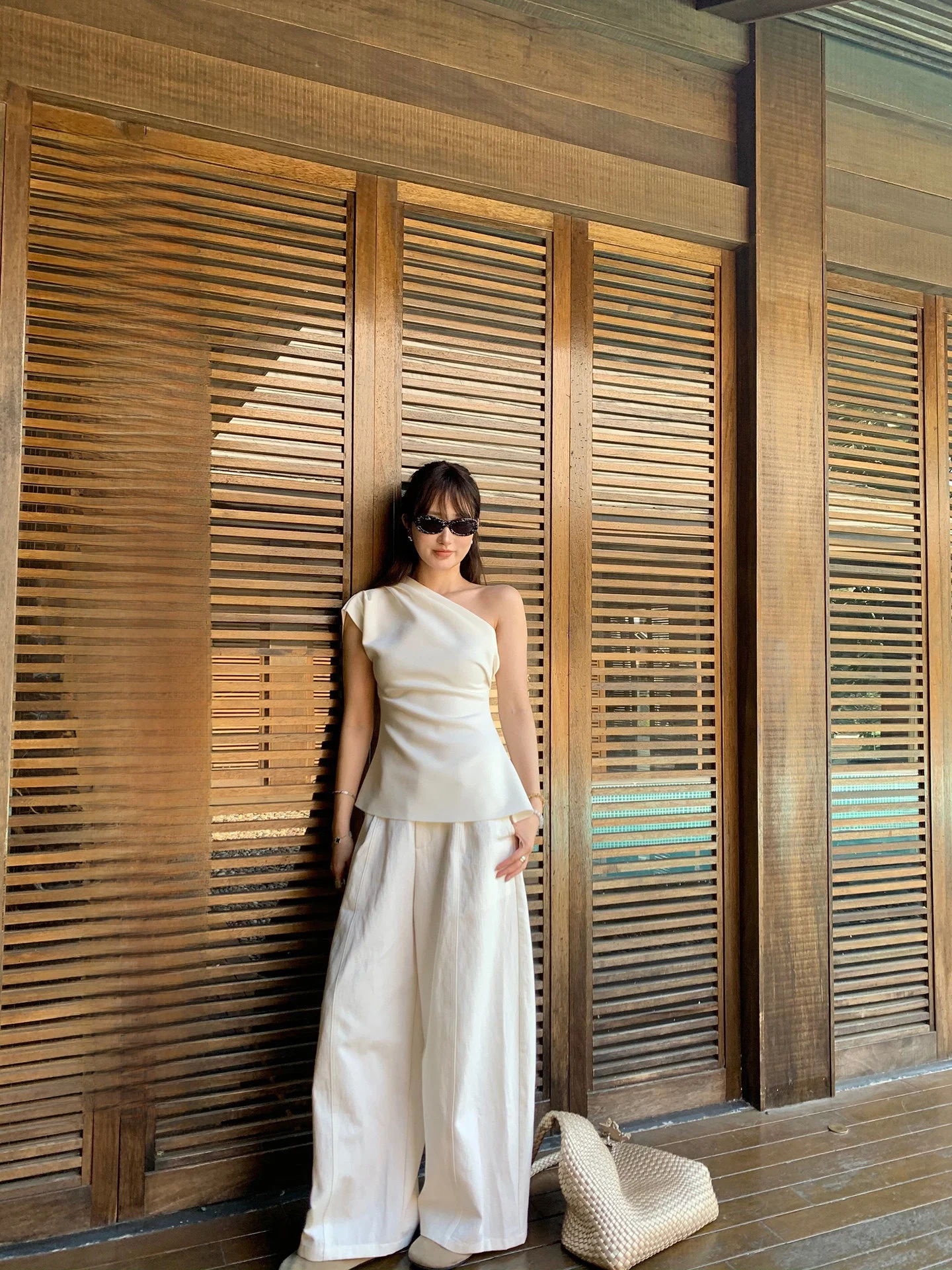 White Studio High Waist Straight Leg Wide Leg Pants Women's Loose Casual Trousers Simple Design Casual Cotton Blend Trousers
White Studio High Waist Straight Leg Wide Leg Pants Women's Loose Casual Trousers Simple Design Casual Cotton Blend Trousers