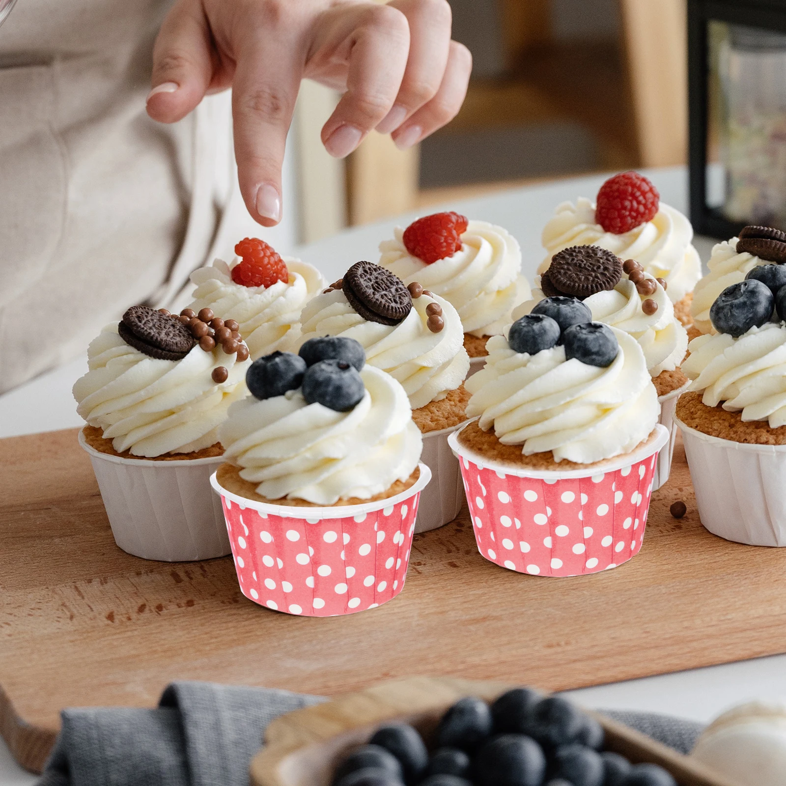 100pcs Baking Cups Greaseproof Cupcake Liners Mini Muffin Paper Tray Disposable Cake Cups for Wedding Party Bakery Restaurant
100pcs Baking Cups Greaseproof Cupcake Liners Mini Muffin Paper Tray Disposable Cake Cups for Wedding Party Bakery Restaurant
