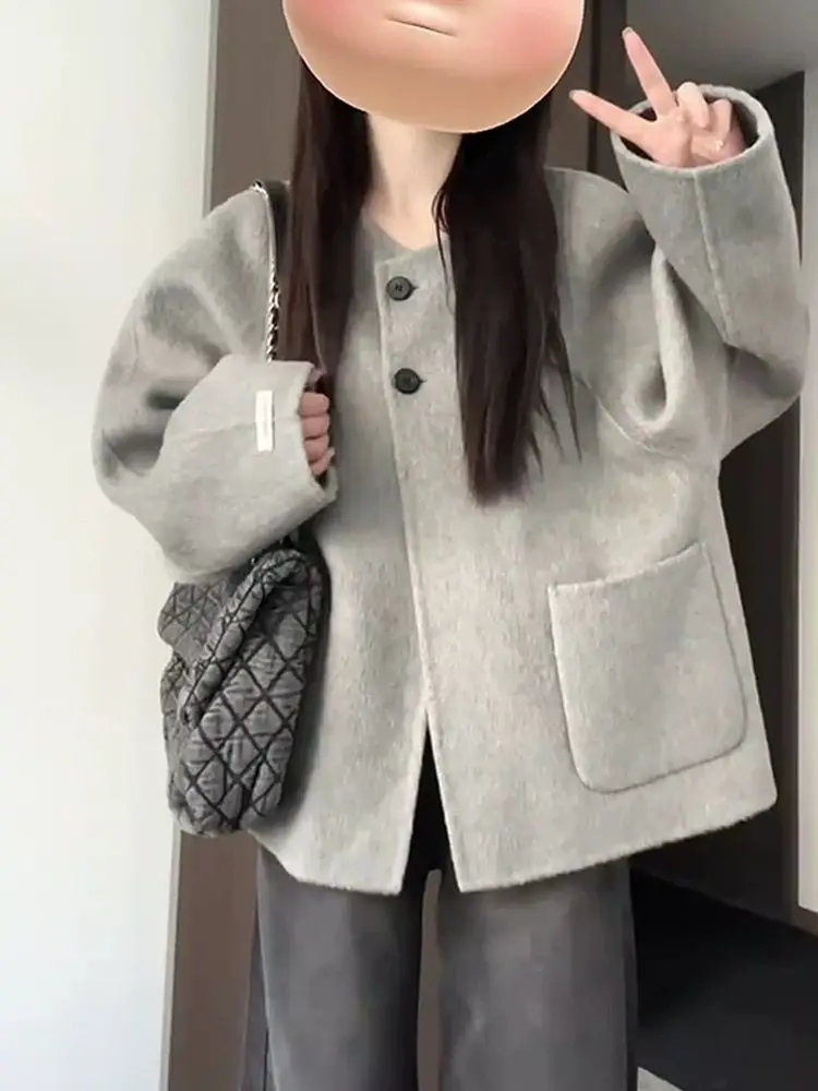 Жакет из твида с воротником, женский, осенний, из шелковистого атласа, силуэт приталенный, элегантный, для светских мероприятий, женственный, стильный, красивый
Жакет из твида с воротником, женский, осенний, из шелковистого атласа, силуэт приталенный, элегантный, для светских мероприятий, женственный, стильный, красивый