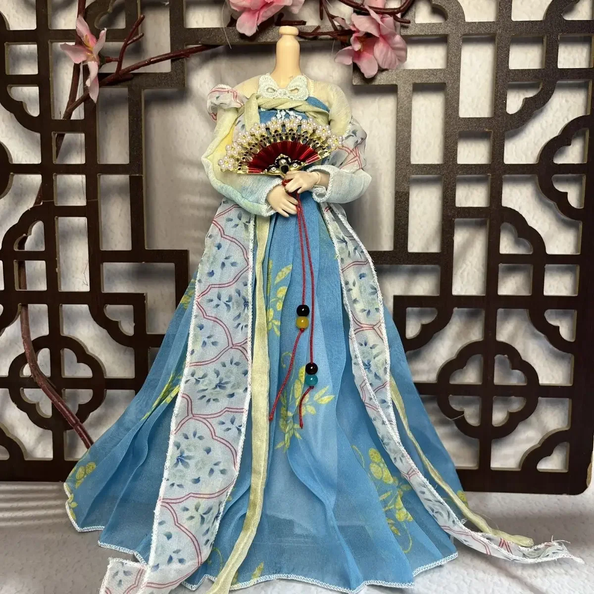 1/6 Кукольный костюм в древнем стиле Hanfu, набор для 30 см Bjd Doll Dress Up Girl Toy Play House, модные аксессуары для кукол, без куклы
1/6 Кукольный костюм в древнем стиле Hanfu, набор для 30 см Bjd Doll Dress Up Girl Toy Play House, модные аксессуары для кукол, без куклы