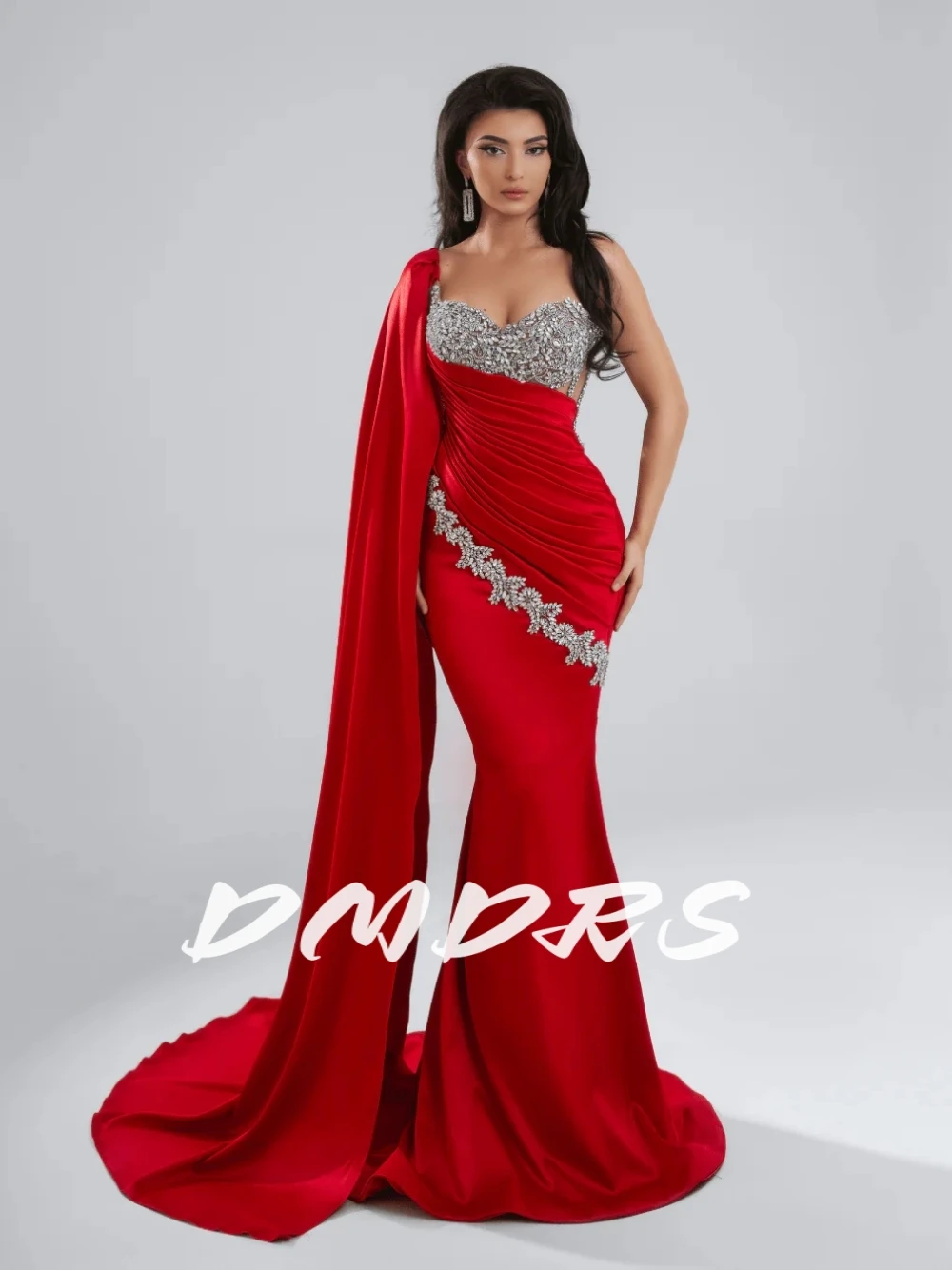 Red Side Satin Cap Elegant Evening Dress Beautiful Crystals Mermaid Prom Gown Customized Glamorous Sweetheart Neckline For Party
Red Side Satin Cap Elegant Evening Dress Beautiful Crystals Mermaid Prom Gown Customized Glamorous Sweetheart Neckline For Party