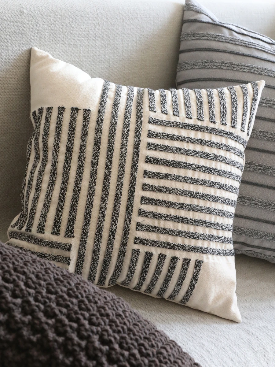 Modern Minimalist Cotton Pillowcase Black White Grey Sofa Bed Full Cotton Cushion Backrest Pillow Square Pillow Cover
Modern Minimalist Cotton Pillowcase Black White Grey Sofa Bed Full Cotton Cushion Backrest Pillow Square Pillow Cover