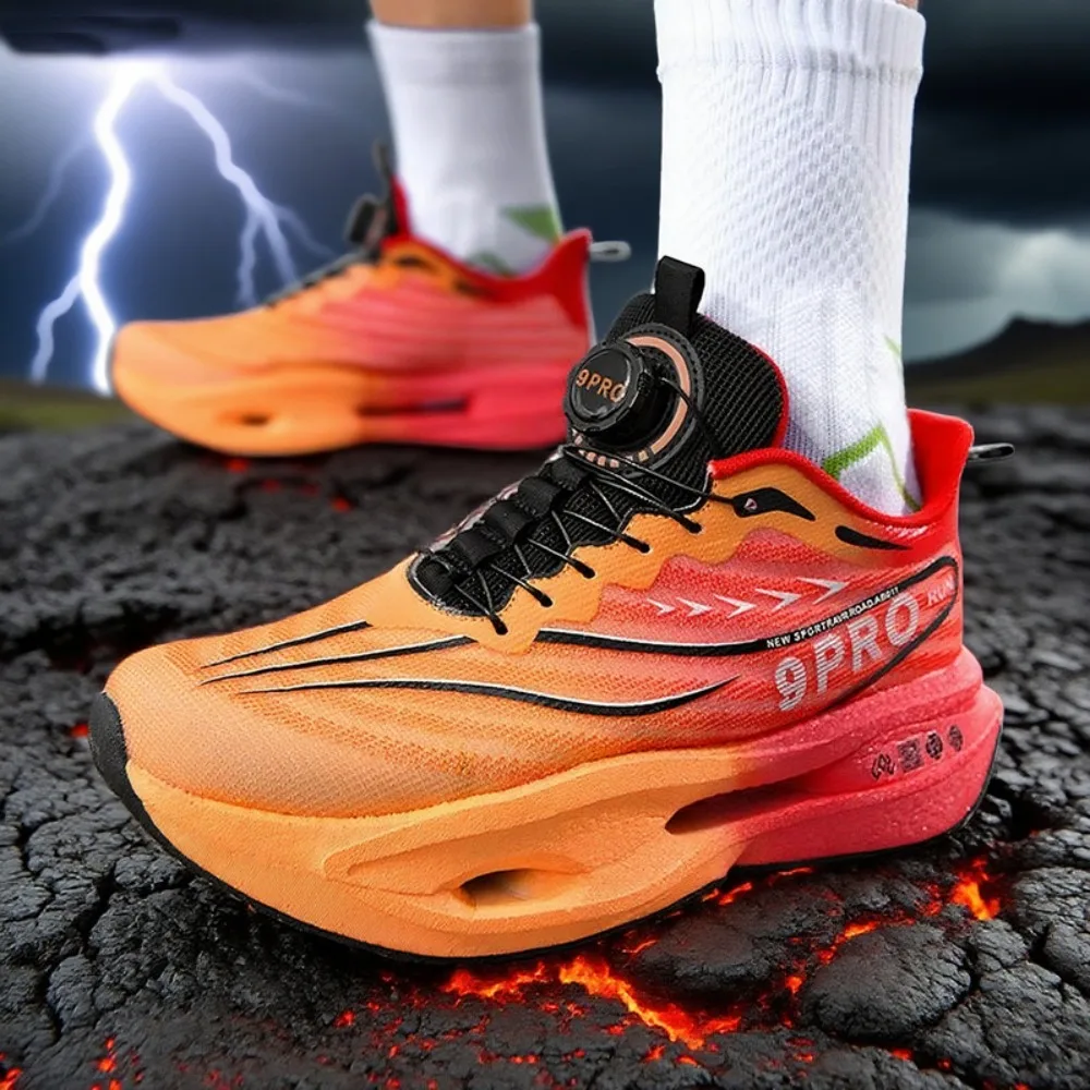 Кроссовки для бега 2026 с утолщенной двойной сетчатой верхней частью, карбоновой пластиной и мягкой подошвой, для родителей и детей
Кроссовки для бега 2026 с утолщенной двойной сетчатой верхней частью, карбоновой пластиной и мягкой подошвой, для родителей и детей