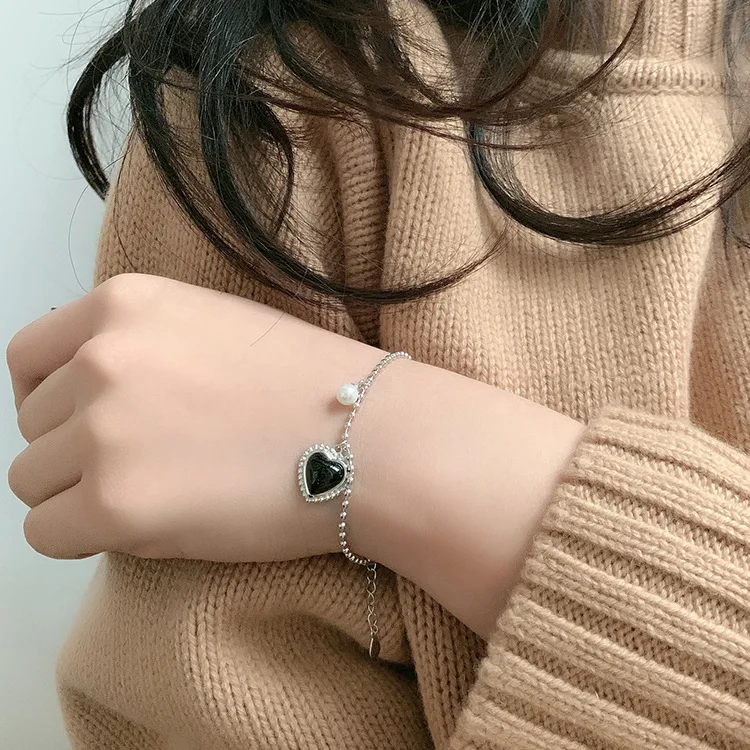 925 Sterling Silver Trend Elegant Black Heart Pearl Bracelets for Women Vintage Handmade Hasp Bracelet Girls Party Jewelry Gift
925 Sterling Silver Trend Elegant Black Heart Pearl Bracelets for Women Vintage Handmade Hasp Bracelet Girls Party Jewelry Gift