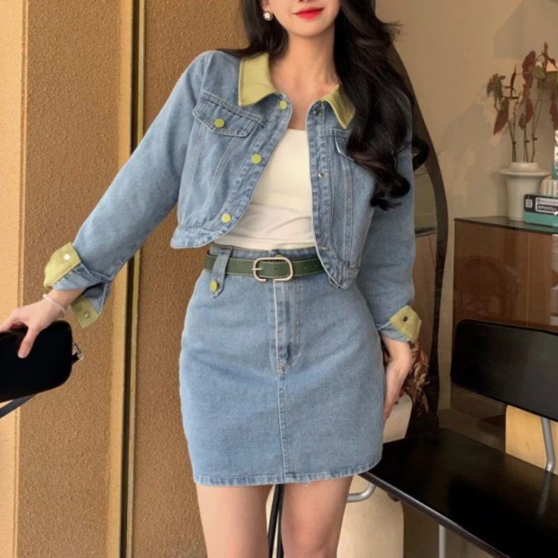 Autumn Y2K Vintage Women's Long Sleeve Short Denim Jackets with High Waist Mini A-line Skirts 2 Pieces Suits All Match Denim Set
Autumn Y2K Vintage Women's Long Sleeve Short Denim Jackets with High Waist Mini A-line Skirts 2 Pieces Suits All Match Denim Set
