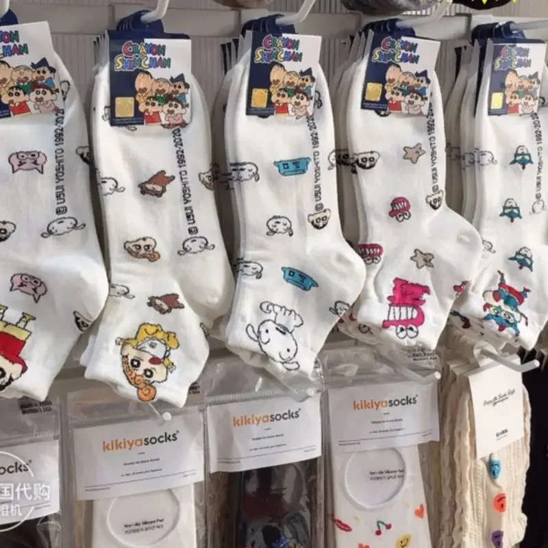 Аниме Мультяшные носки Crayon Shin-chan, женские удобные и универсальные Короткие хлопковые носки для студенток на весну и лето
Аниме Мультяшные носки Crayon Shin-chan, женские удобные и универсальные Короткие хлопковые носки для студенток на весну и лето