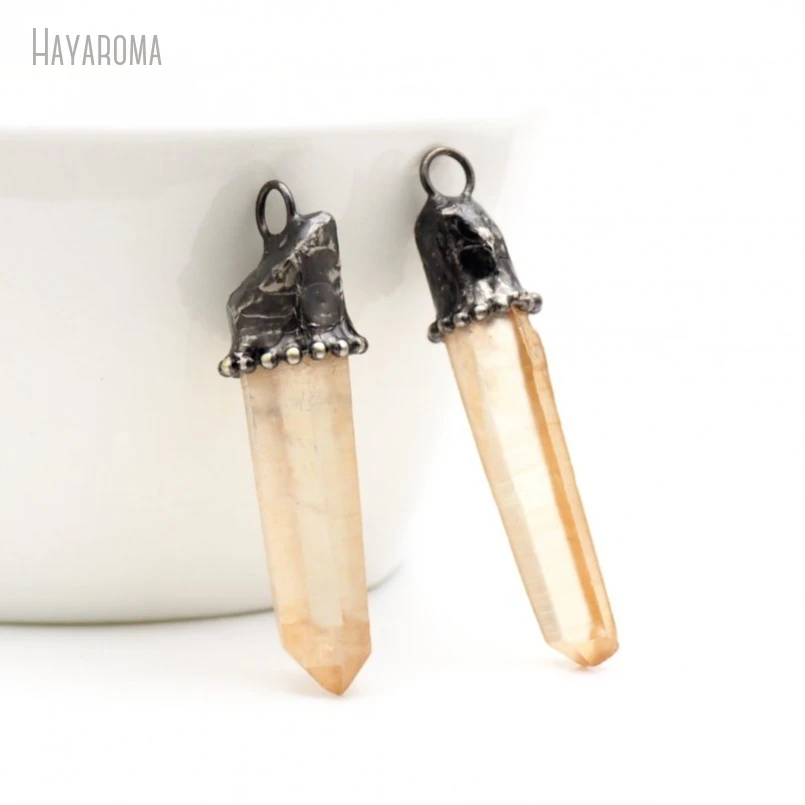 10Pcs Wholesale Antique Silver Color Tin Clear Crystal Soldered Pillar Vintage Style Handmade Jewelry Pendant PM42826
10Pcs Wholesale Antique Silver Color Tin Clear Crystal Soldered Pillar Vintage Style Handmade Jewelry Pendant PM42826