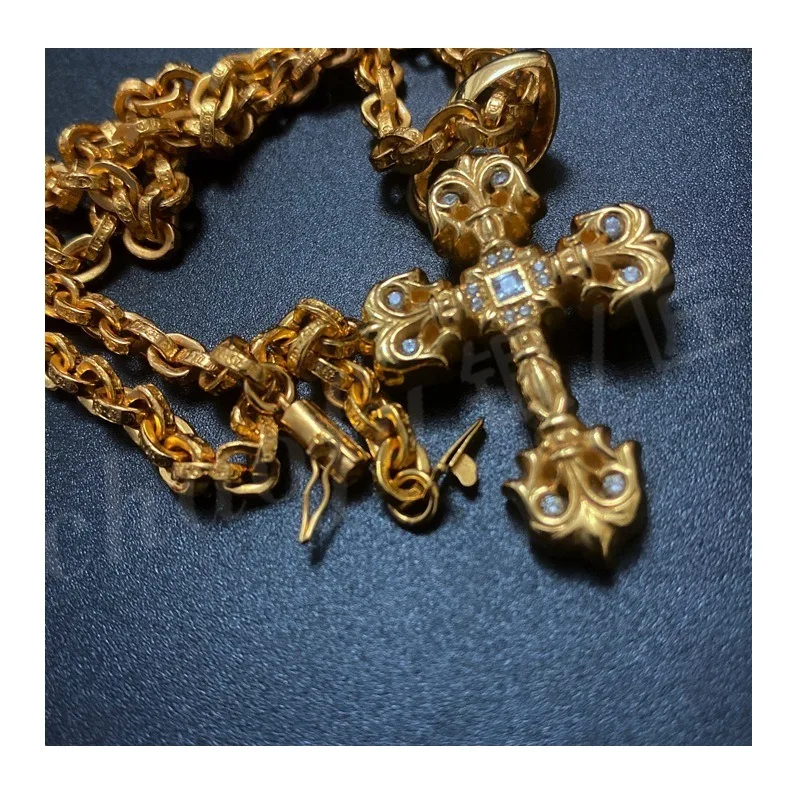 Chaoxuan Trend Flame Cross Pendant Set with Diamond Couple Necklace
Chaoxuan Trend Flame Cross Pendant Set with Diamond Couple Necklace