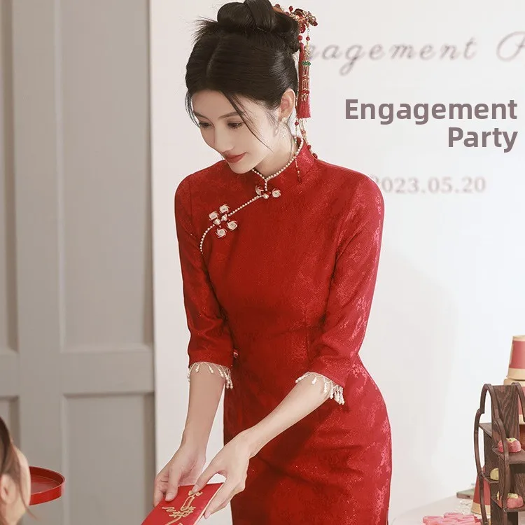 Red Lace Qipao Dr Midi New Sle for Wedding Toasting Chinese Evening Gown Mid-Length New Autumn Winter Collection
Red Lace Qipao Dr Midi New Sle for Wedding Toasting Chinese Evening Gown Mid-Length New Autumn Winter Collection