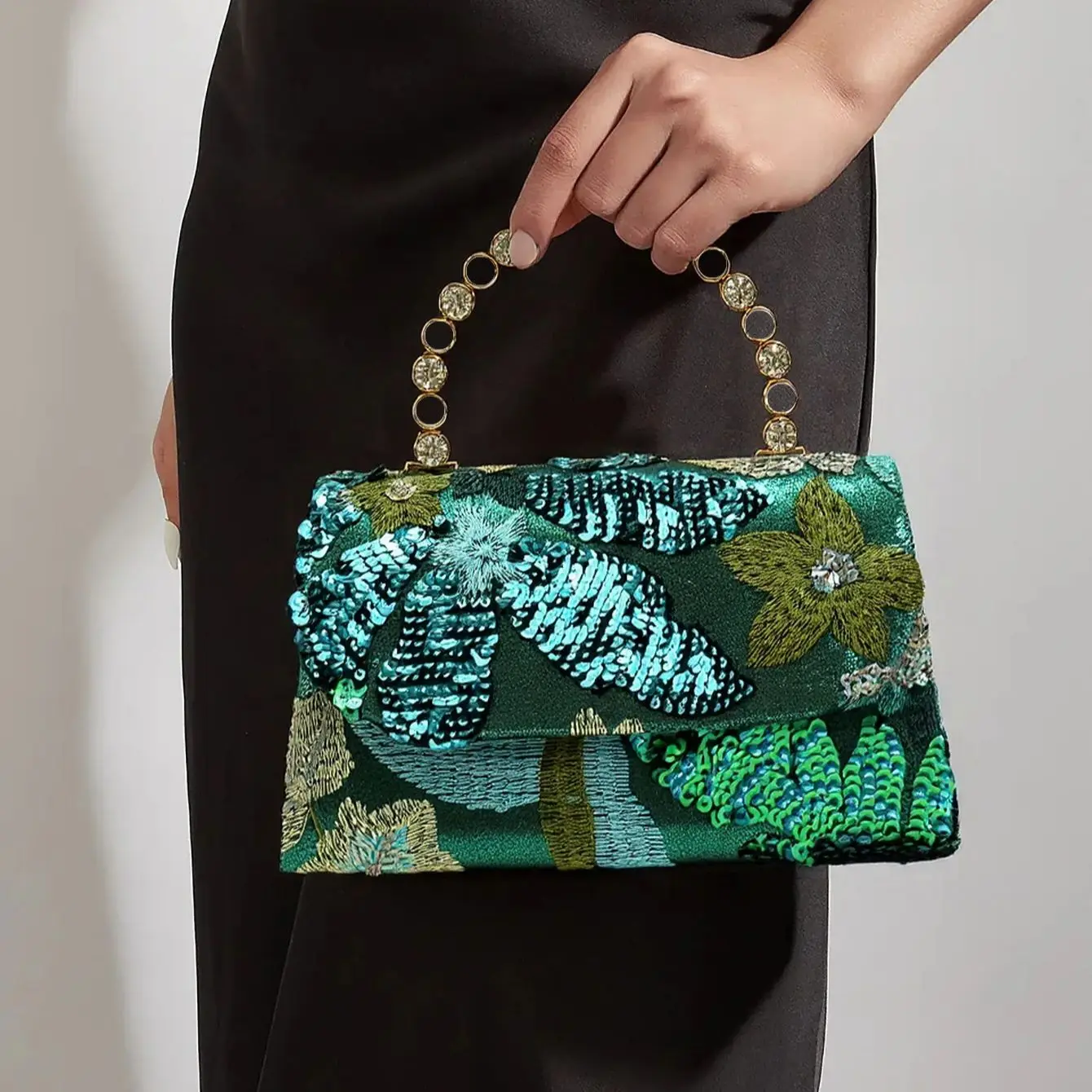 Random Pattern Women's Floral Pattern Clutch Bag Green Color Bucket Women Evening Bags Handle Metal Luxury Glitter Fashion
Random Pattern Women's Floral Pattern Clutch Bag Green Color Bucket Women Evening Bags Handle Metal Luxury Glitter Fashion