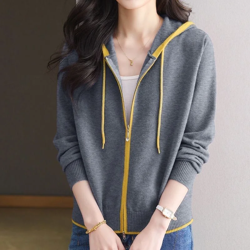 2025 New Autumn Women's Hooded Sweater Thin Long-sleeved Zipper Casual Sweater Sweatshirt Cardigan Jacket
2025 New Autumn Women's Hooded Sweater Thin Long-sleeved Zipper Casual Sweater Sweatshirt Cardigan Jacket