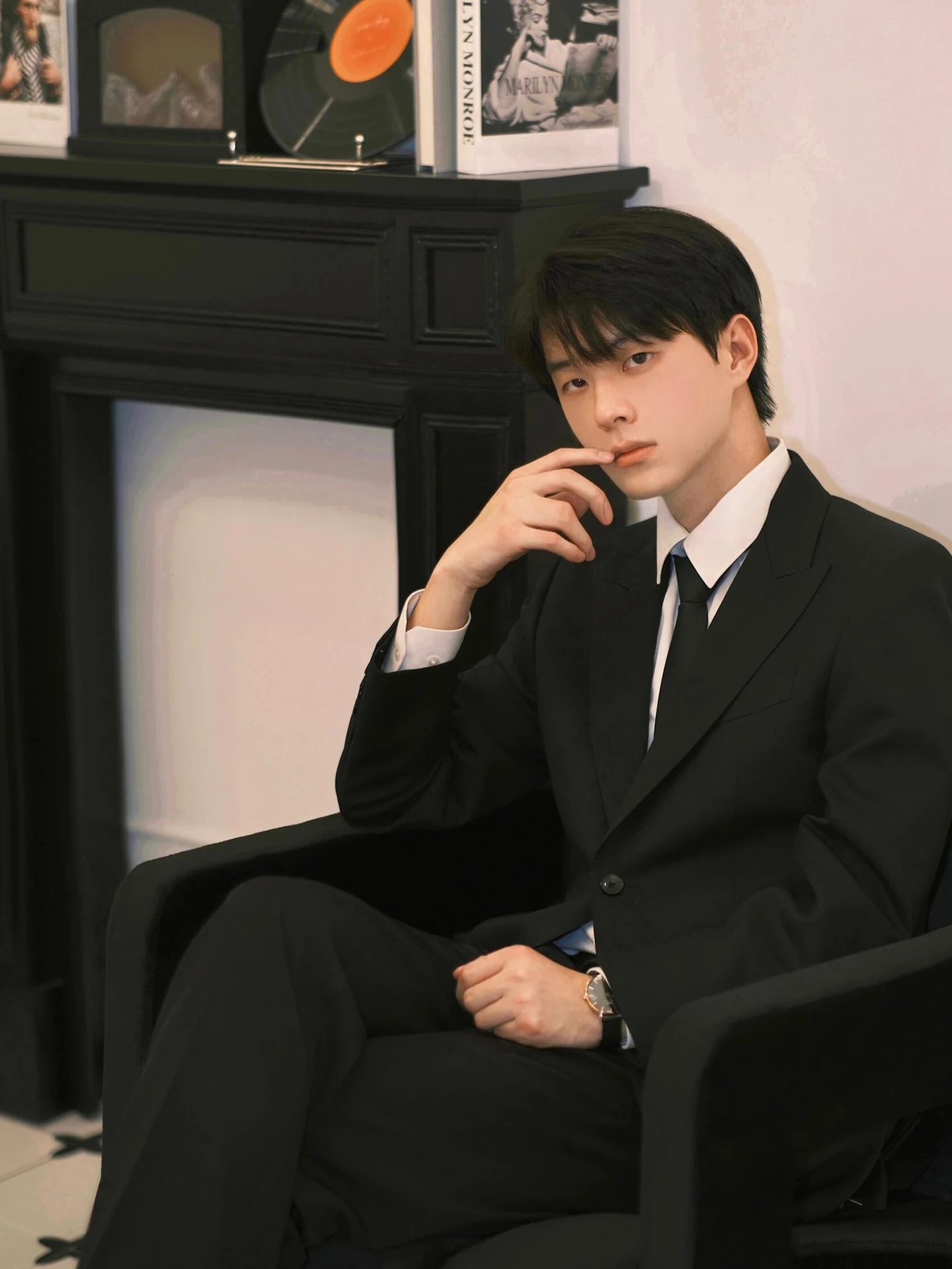Black Casual Suit Jacket Teenage Adult Formal High-End Feeling Premium Suit Pants White Shirt Set Standard Fit Polyester
Black Casual Suit Jacket Teenage Adult Formal High-End Feeling Premium Suit Pants White Shirt Set Standard Fit Polyester