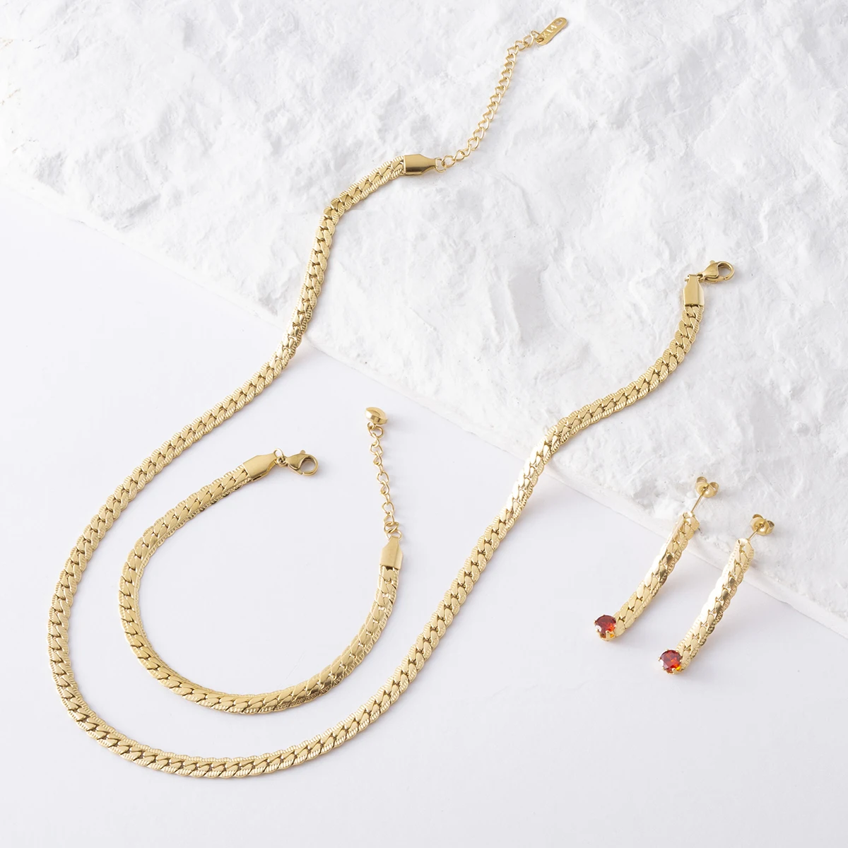 2023 New Women'S Stainless Steel Jewelry Set Necklace Earrings Bracelet Accessories Popular Chain Jewelry Gifts
2023 New Women'S Stainless Steel Jewelry Set Necklace Earrings Bracelet Accessories Popular Chain Jewelry Gifts