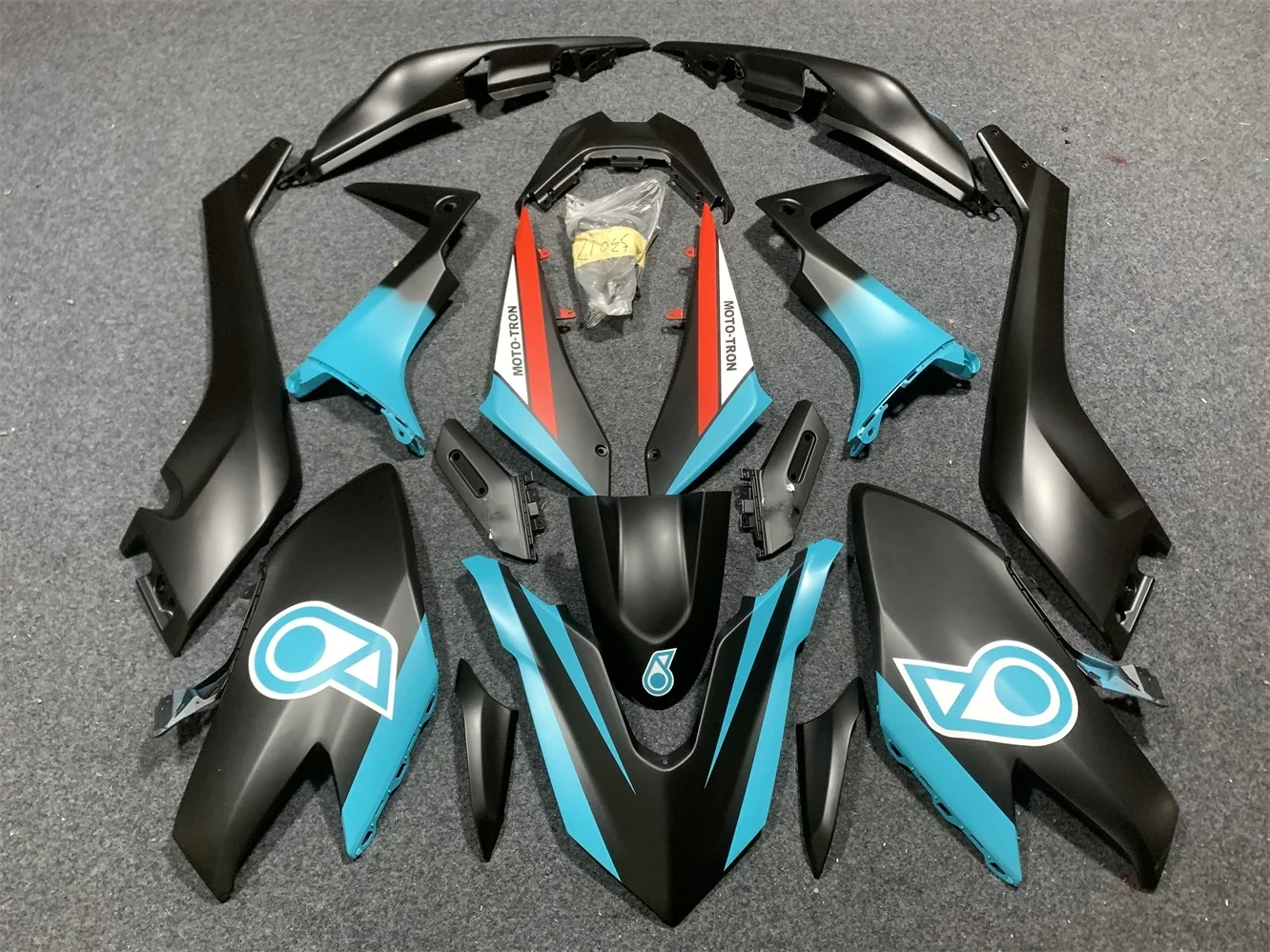 Motorcycle fairing fits TMAX530 17-19 530 2017 2018 2019 year fairing Blue Black motorcycle housing
Motorcycle fairing fits TMAX530 17-19 530 2017 2018 2019 year fairing Blue Black motorcycle housing