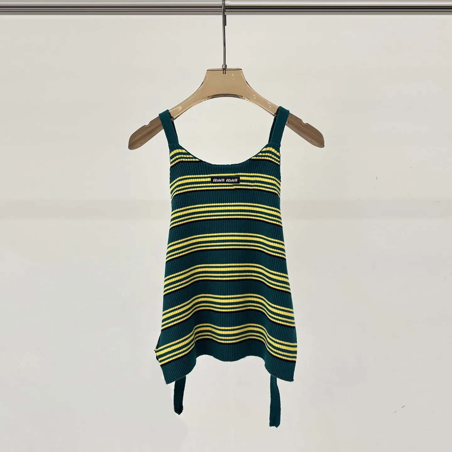 26 Spring And Summer Casual All-match Striped Tape Backless Strap Knitwear Camisole Top
26 Spring And Summer Casual All-match Striped Tape Backless Strap Knitwear Camisole Top