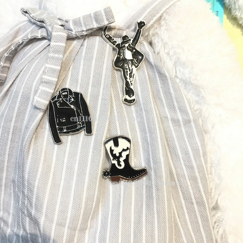 Singer MJ-shaped Badges Rock Band Michael Metal Badge, creative character letter series alloy pins, clothing and bags accessory
Singer MJ-shaped Badges Rock Band Michael Metal Badge, creative character letter series alloy pins, clothing and bags accessory