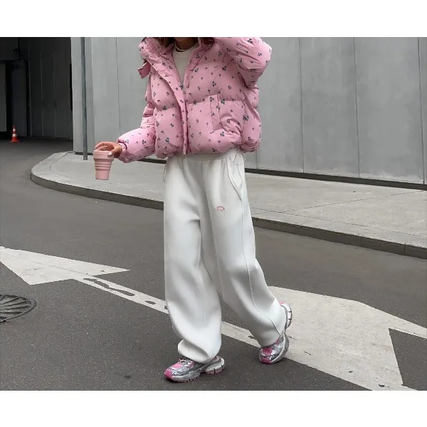 Elegant Jacket Woman Small Fresh Floral Bread Drawstring Hooded Cotton New 2025 Winter Style High End Fashion Long Sleeves Coat
Elegant Jacket Woman Small Fresh Floral Bread Drawstring Hooded Cotton New 2025 Winter Style High End Fashion Long Sleeves Coat