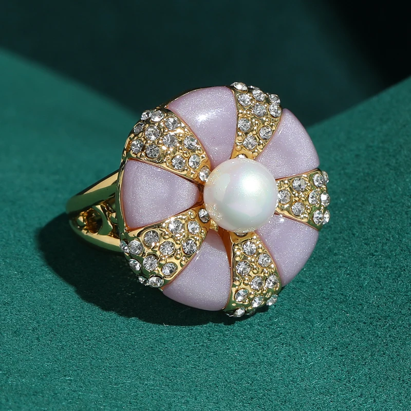 Vintage Round Enamel Gold Color Rings Violet Stone Jewelry Large White Pearl Designer Luxury Retro Art Deco Wedding
Vintage Round Enamel Gold Color Rings Violet Stone Jewelry Large White Pearl Designer Luxury Retro Art Deco Wedding