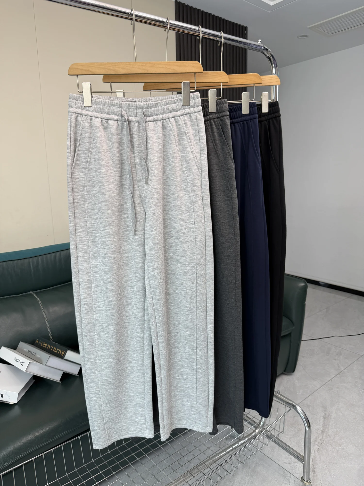 Cut Loose Fit Casual Pants for Men Spring Summer Air Layer Elastic Waist Pure Color Long Trousers Trendy Straight Leg
Cut Loose Fit Casual Pants for Men Spring Summer Air Layer Elastic Waist Pure Color Long Trousers Trendy Straight Leg