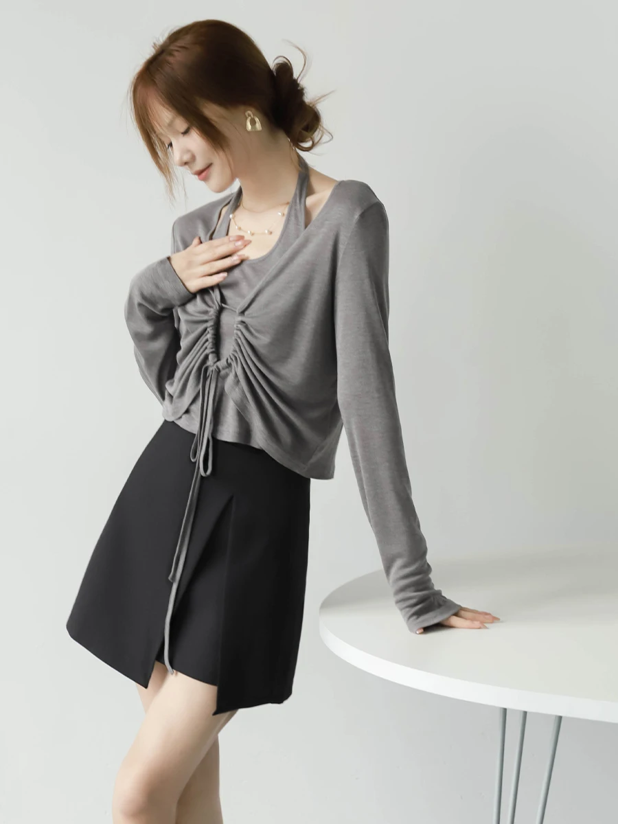 Комплект из двух предметов MZOMXO: шелковая футболка из смесового лиоцелла и легкие брюки. Повседневный стиль, простой дизайн, стандартный крой.
Комплект из двух предметов MZOMXO: шелковая футболка из смесового лиоцелла и легкие брюки. Повседневный стиль, простой дизайн, стандартный крой.