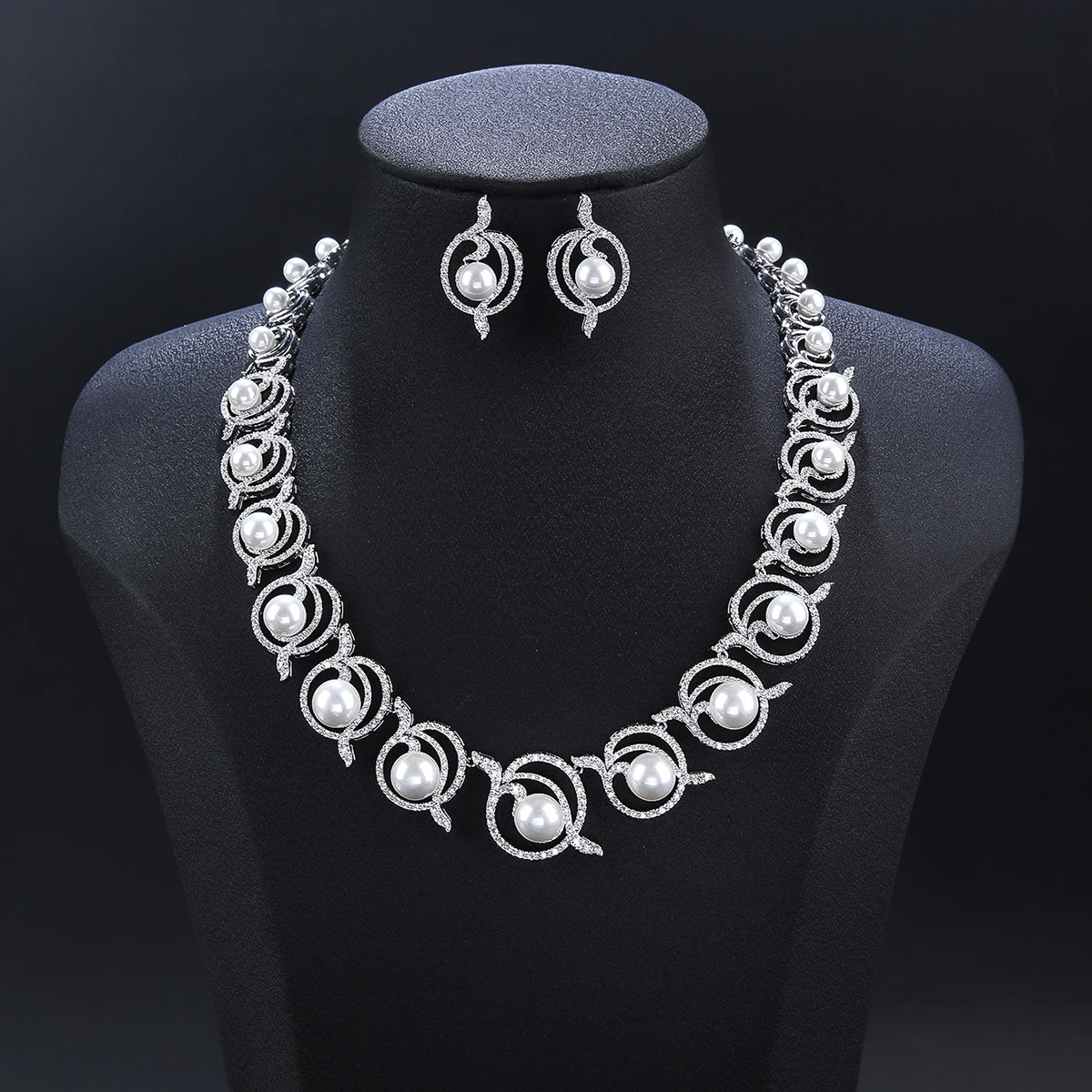 Luxury White Cubic Zirconia Colors Pearl Necklace and Earrings Sets Women Wedding Bridal Party Jewelry Sets CN11355
Luxury White Cubic Zirconia Colors Pearl Necklace and Earrings Sets Women Wedding Bridal Party Jewelry Sets CN11355
