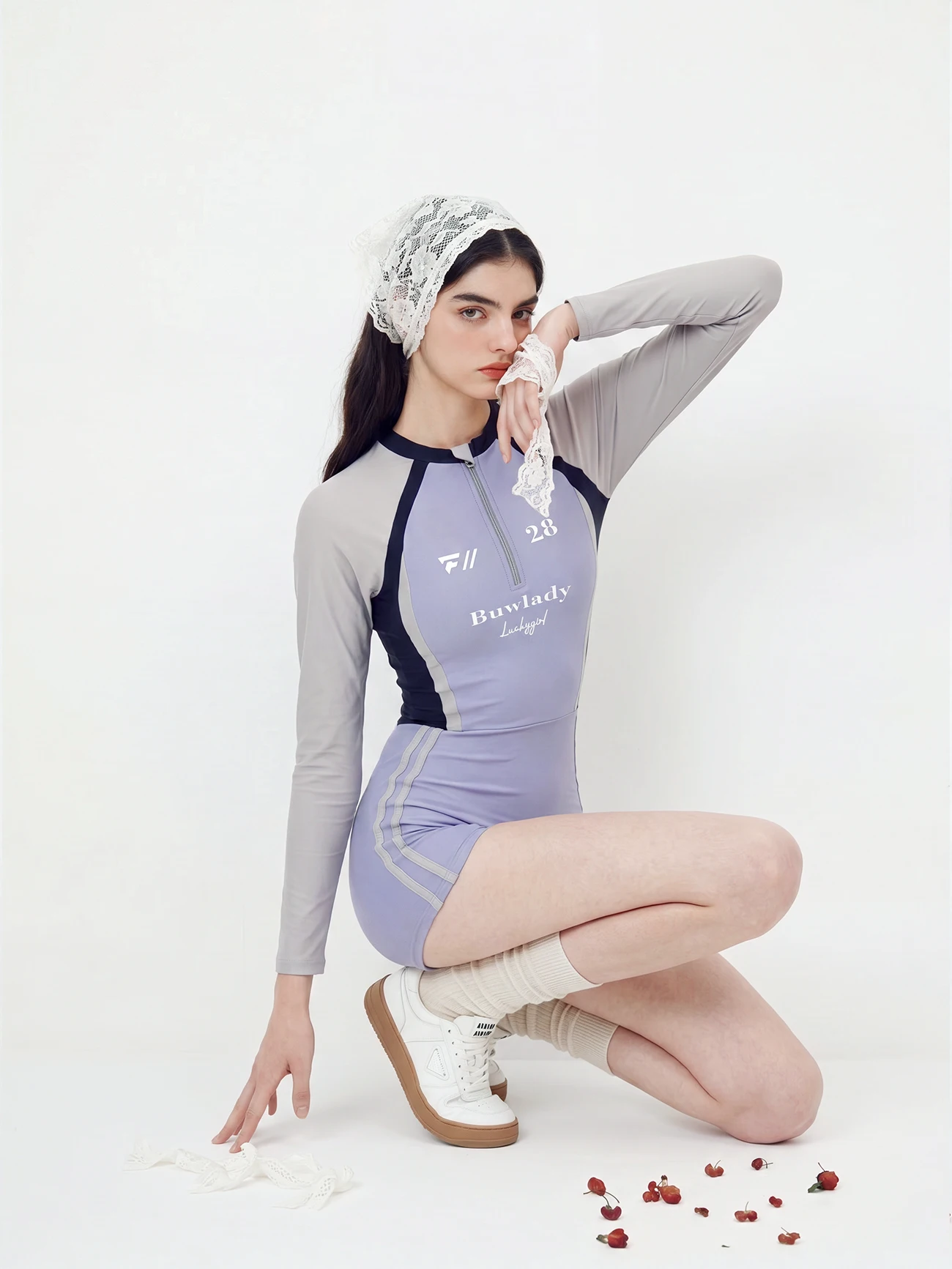 Hello W One-Piece Swimsuit High Waist Conservative Brief Pure Desire Style Sexy Long Sleeve Sun Protection for Vacation
Hello W One-Piece Swimsuit High Waist Conservative Brief Pure Desire Style Sexy Long Sleeve Sun Protection for Vacation