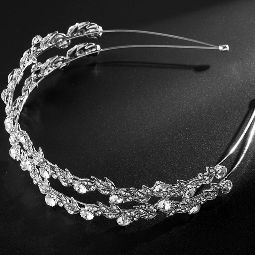White Bridal Headband Double Row Rhinestone Hair Bands Alloy Lightweight Durable Non-Fading Party Festival Decoration
White Bridal Headband Double Row Rhinestone Hair Bands Alloy Lightweight Durable Non-Fading Party Festival Decoration