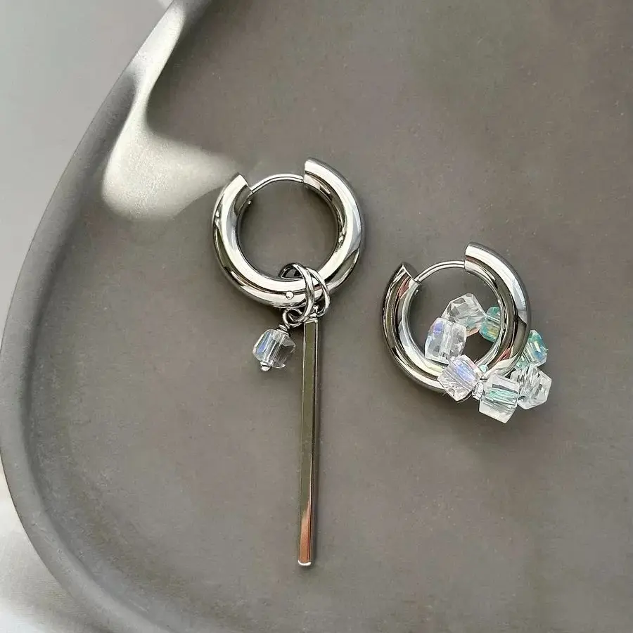 Geometric Long Asymmetrical Pendant Earrings for Women Transparent White Square Crystal Beading Earrings Punk Metal Jewelry
Geometric Long Asymmetrical Pendant Earrings for Women Transparent White Square Crystal Beading Earrings Punk Metal Jewelry