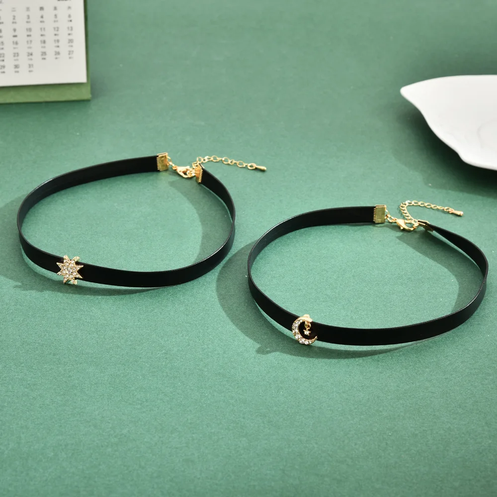Star-style sun and moon collar, black leather rope collar necklace, long neck strap, collarbone chain
Star-style sun and moon collar, black leather rope collar necklace, long neck strap, collarbone chain