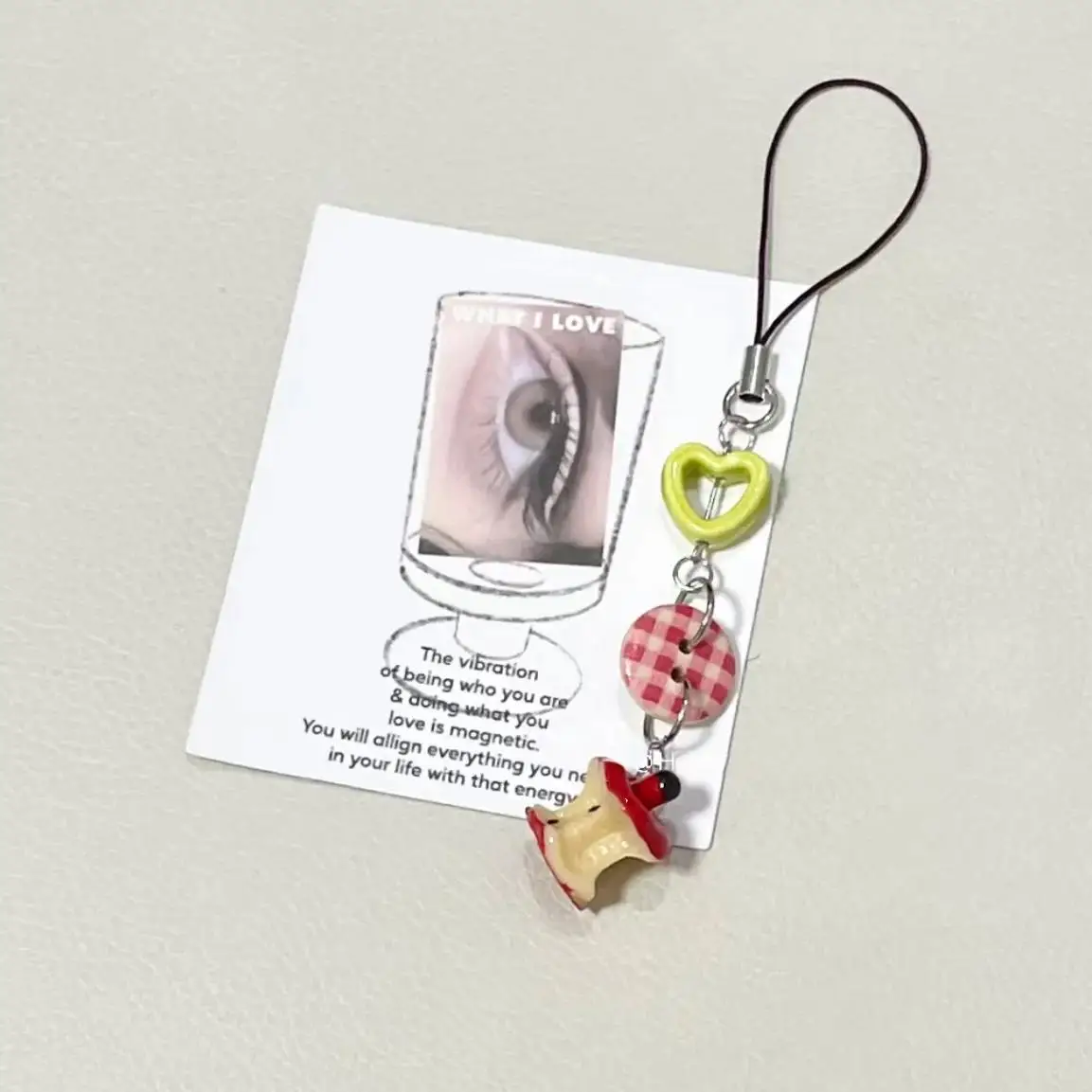 1 шт., мини-подвески для телефона, подвеска Kawaii Xyun, кнопка, оригинальный дизайн, аксессуары для iPhone, Huawei, сумка, книги, камера, милая Корея
1 шт., мини-подвески для телефона, подвеска Kawaii Xyun, кнопка, оригинальный дизайн, аксессуары для iPhone, Huawei, сумка, книги, камера, милая Корея