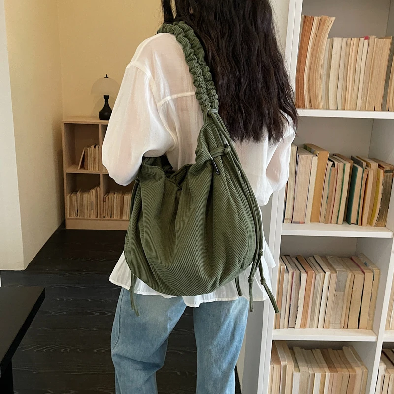 Korean Style Corduroy Crossbody Bag Women 2026 New Trendy Cloud Bag Fashion Casual Versatile Single Shoulder Bag
Korean Style Corduroy Crossbody Bag Women 2026 New Trendy Cloud Bag Fashion Casual Versatile Single Shoulder Bag
